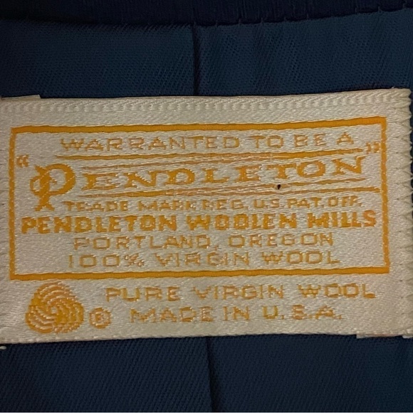 PENDLETON navy, Vintage, 100% Virgin Wool blazer with POCKETS. Size 18. EUC - Picture 10 of 13